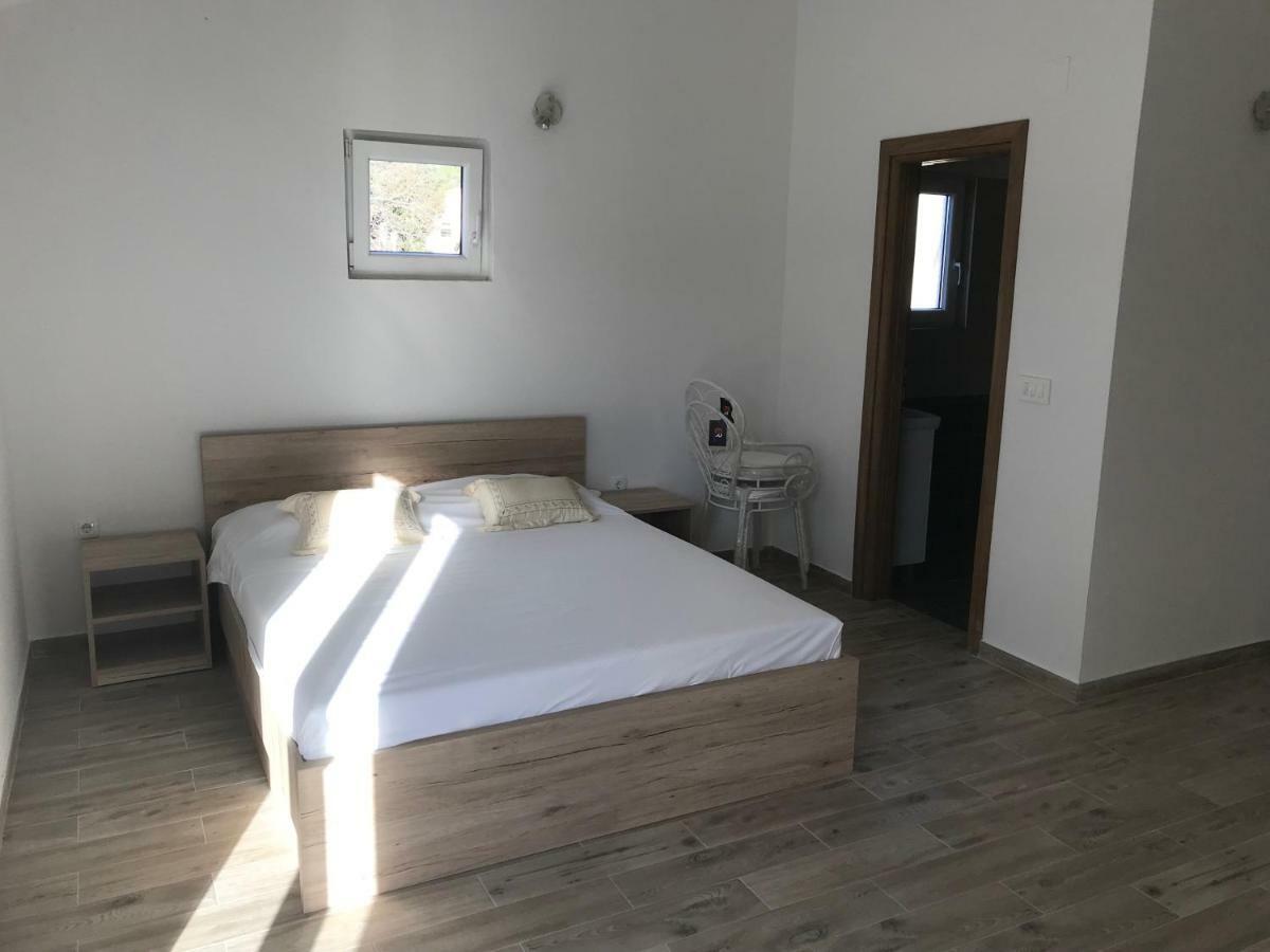 יזרה Apartments Sanja מראה חיצוני תמונה