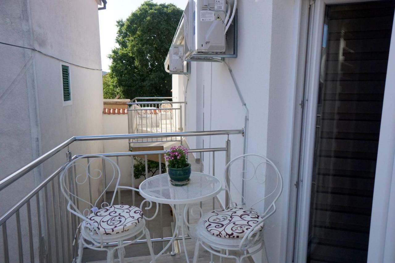 יזרה Apartments Sanja מראה חיצוני תמונה