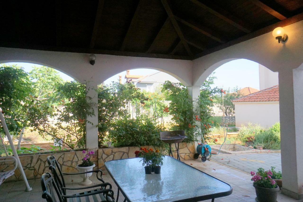 יזרה Apartments Sanja מראה חיצוני תמונה